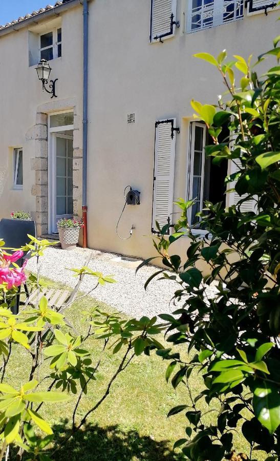 Le Gite Du Fou Logement 8 Pers 13Mn Puy Du Fou Saint-Amand-sur-Sevre エクステリア 写真