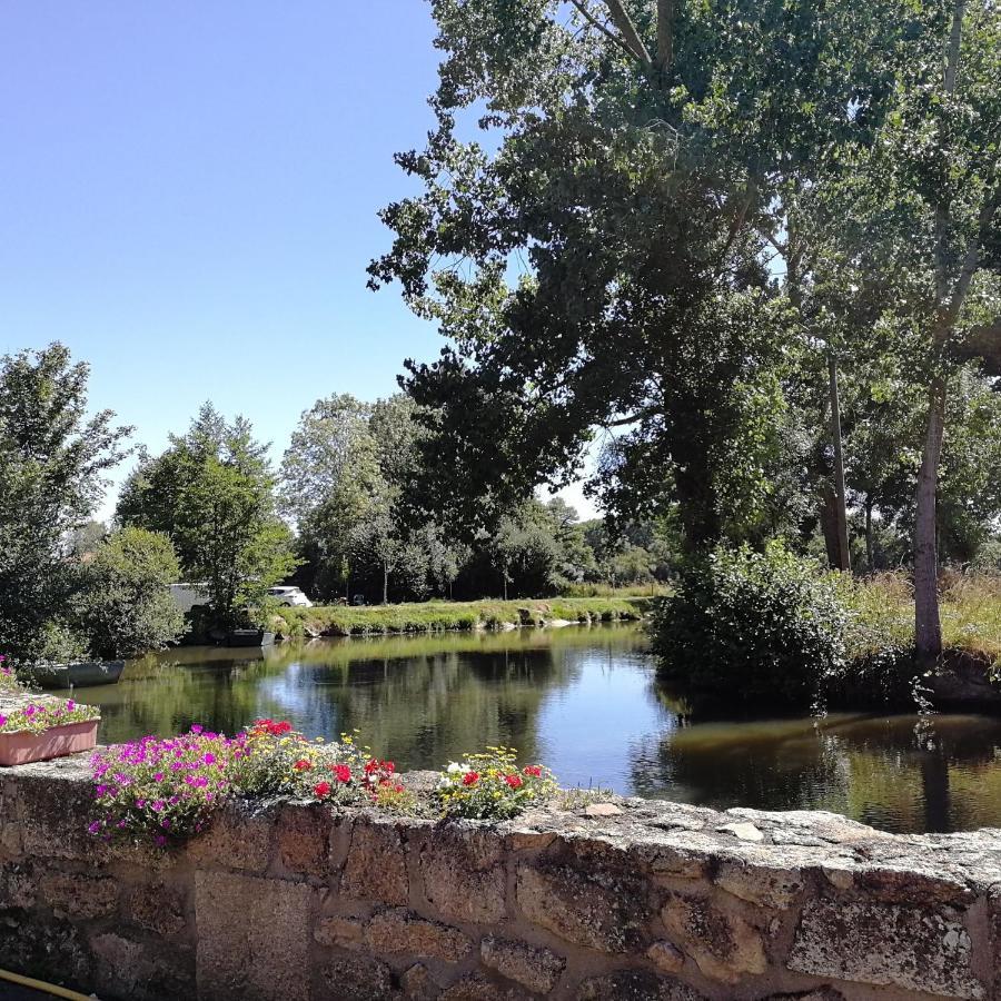 Le Gite Du Fou Logement 8 Pers 13Mn Puy Du Fou Saint-Amand-sur-Sevre エクステリア 写真